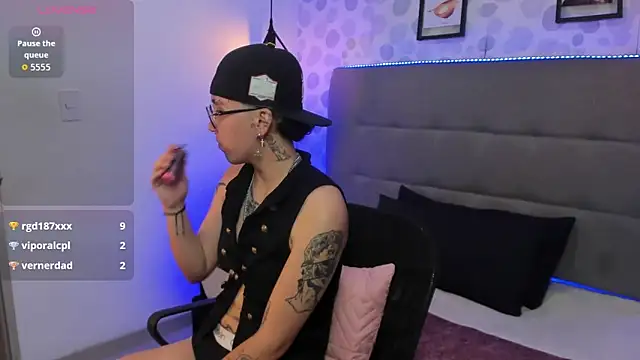 emahills  axelrose online show from October 2025 02:40:01 PM