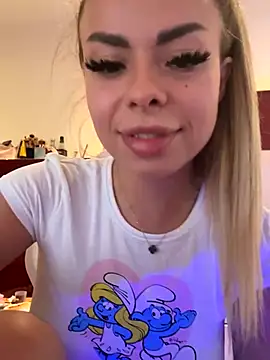 Snapshot of SerraVondeee chatting on October 2025 02:15:01 PM SerraVondeee online show from October 2025 02:15:01 PM