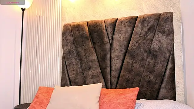 Miagomezx online show from March 2026 07:42:01 PM