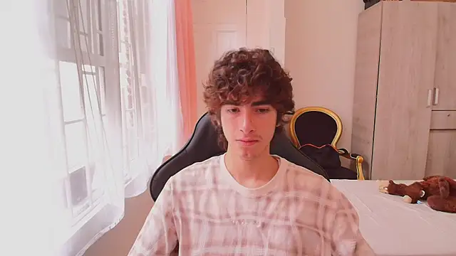 Snapshot of Nude_Boy18 chatting on October 2025 03:32:01 PM Nude Boy18 online show from October 2025 03:32:01 PM