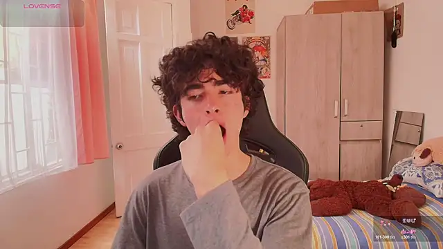 Nude Boy18 online show from April 2026 08:11:02 PM