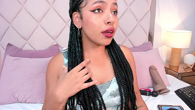 Snapshot of momo_ayasse chatting on October 2025 09:28:02 PM momo ayasse online show from October 2025 09:28:02 PM