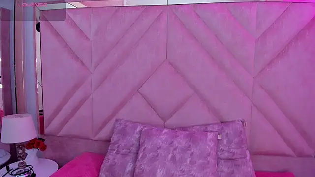 Snapshot of SofiJones_ chatting on September 2025 09:40:02 PM SofiJones online show from September 2025 09:40:02 PM