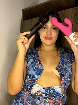 Snapshot of lunita_sweet5 chatting on November 2025 05:43:01 AM lunita sweet5 online show from November 2025 05:43:01 AM