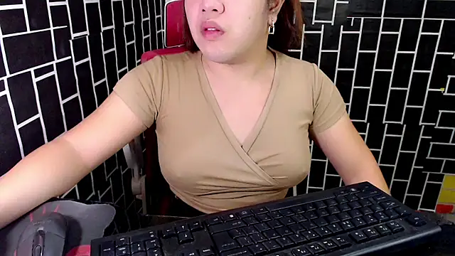 xUrDreamSlutWhore online show from September 2025 04:40:02 PM