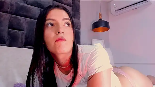 Snapshot of EmmyVega_ chatting on September 2025 02:18:02 PM EmmyVega online show from September 2025 02:18:02 PM