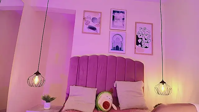 Isabelgh  online show from October 2025 03:25:02 AM