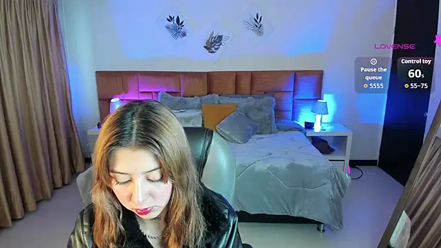 Catti Brie online show from September 2025 11:32:02 AM