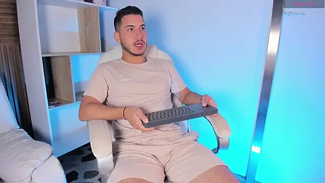 Snapshot of Axel_grey_ chatting on September 2025 12:20:01 PM Axel grey online show from September 2025 12:20:01 PM