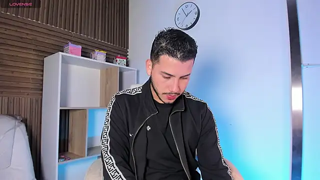 Snapshot of Axel_grey_ chatting on October 2025 12:13:02 PM Axel grey online show from October 2025 12:13:02 PM