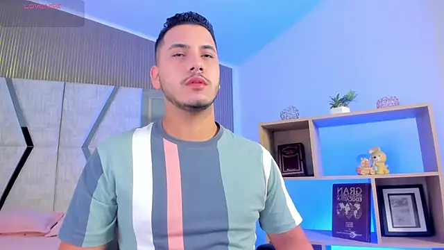 Snapshot of Axel_grey_ chatting on April 2026 12:39:01 PM Axel grey online show from April 2026 12:39:01 PM