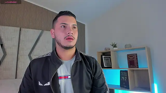 Snapshot of Axel_grey_ chatting on April 2026 12:22:02 PM Axel grey online show from April 2026 12:22:02 PM