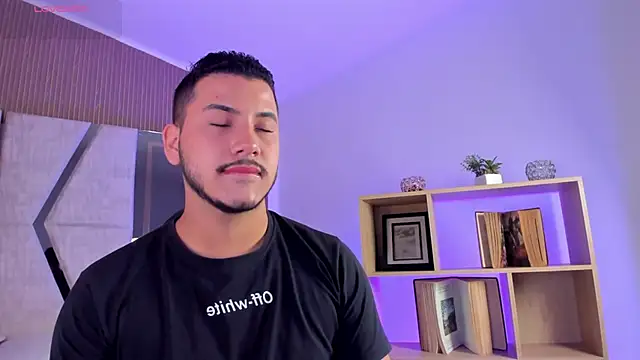 Snapshot of Axel_grey_ chatting on May 2026 12:46:02 PM Axel grey online show from May 2026 12:46:02 PM