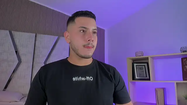 Snapshot of Axel_grey_ chatting on May 2026 12:34:02 PM Axel grey online show from May 2026 12:34:02 PM