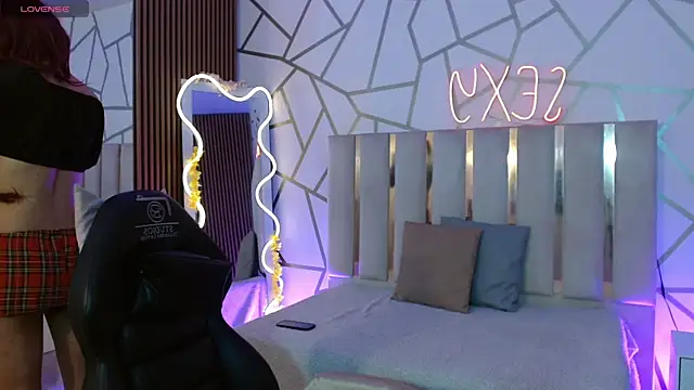 Snapshot of CYRUS_TAY chatting on December 2025 12:11:02 PM CYRUS TAY online show from December 2025 12:11:02 PM