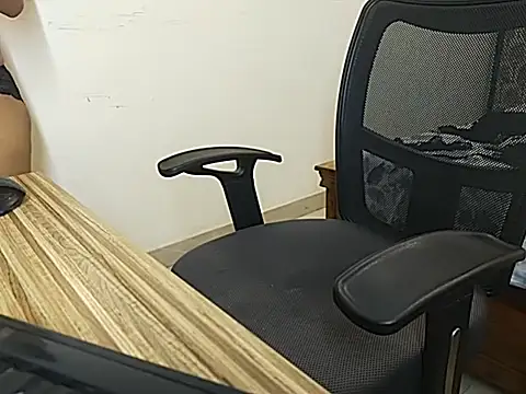 Cynthia011 online show from October 2025 01:56:02 PM