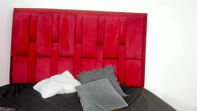 Snapshot of LilithVibe_ chatting on October 2025 03:03:02 AM LilithVibe online show from October 2025 03:03:02 AM