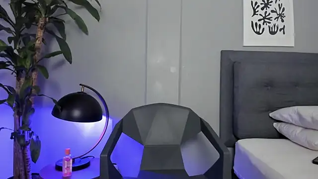 Tylerffoxx online show from May 2026 09:09:02 PM