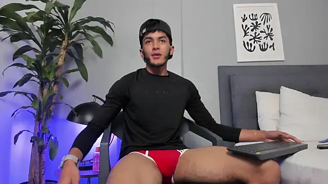 Tylerffoxx online show from May 2026 07:31:02 PM