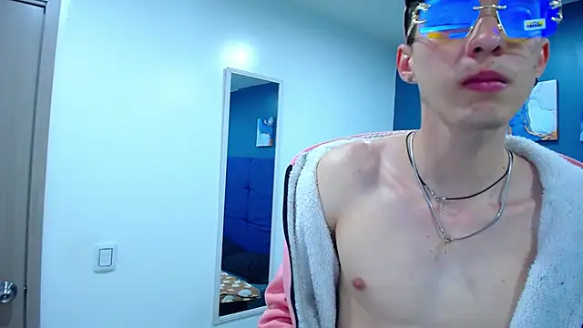 Jheampiiero online show from October 2025 12:48:02 PM