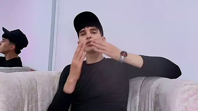 Jheampiiero online show from April 2026 09:01:02 PM