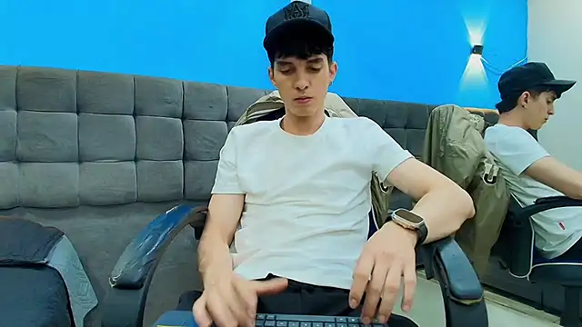 Jheampiiero online show from May 2026 07:00:02 PM