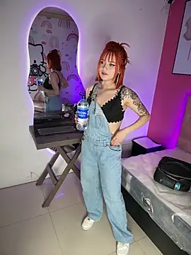 Snapshot of Alysson_LS chatting on September 2025 01:43:01 AM Alysson LS online show from September 2025 01:43:01 AM