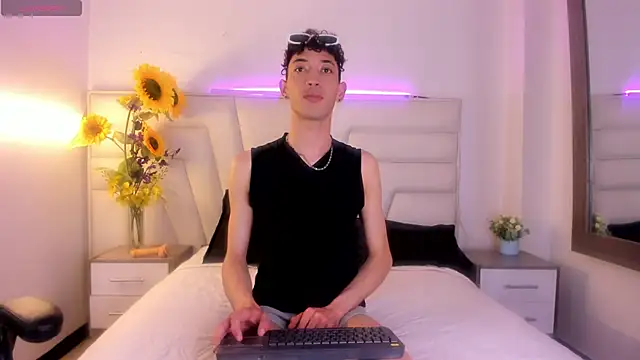 Snapshot of Ashton_Myers chatting on September 2025 07:58:02 PM Ashton Myers online show from September 2025 07:58:02 PM