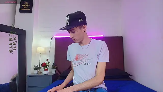 Snapshot of Ashton_Myers chatting on October 2025 07:55:01 PM Ashton Myers online show from October 2025 07:55:01 PM