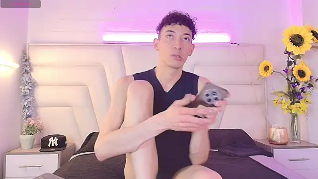 Snapshot of Ashton_Myers chatting on November 2025 08:43:01 PM Ashton Myers online show from November 2025 08:43:01 PM