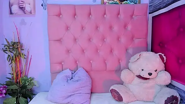 Megan Luxe online show from January 2026 06:05:02 AM