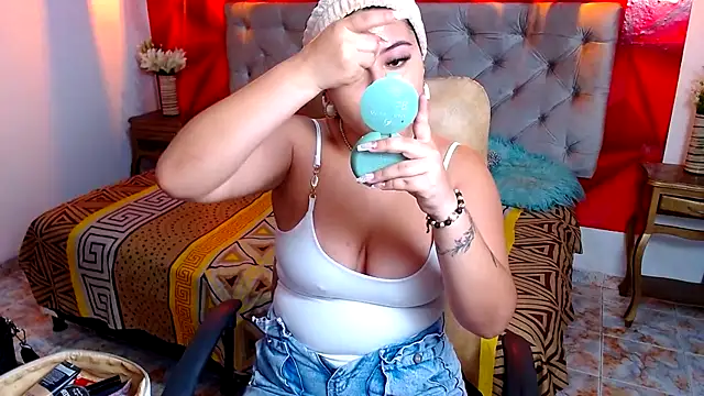 IsabellaaSweet online show from October 2025 12:47:01 PM