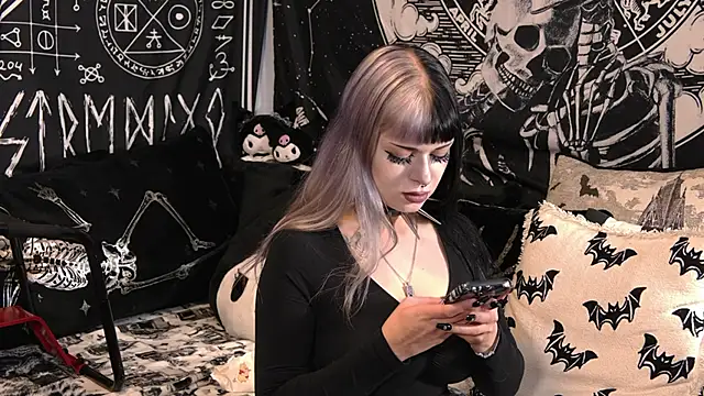 Paige Turner online show from May 2026 01:00:01 AM