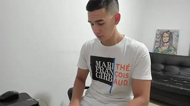 Snapshot of Mike3Xxx chatting on September 2025 10:32:01 PM Mike3Xxx online show from September 2025 10:32:01 PM