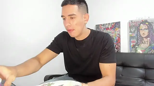 Snapshot of Mike3Xxx chatting on September 2025 04:28:01 AM Mike3Xxx online show from September 2025 04:28:01 AM