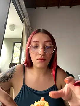 Paulina-Wells online show from October 2025 09:57:02 PM