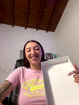 Paulina-Wells online show from November 2025 09:19:02 PM