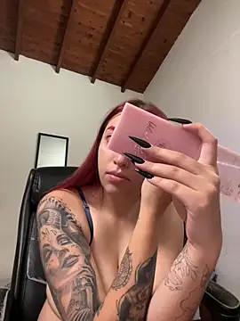 Paulina-Wells online show from December 2025 05:40:02 PM