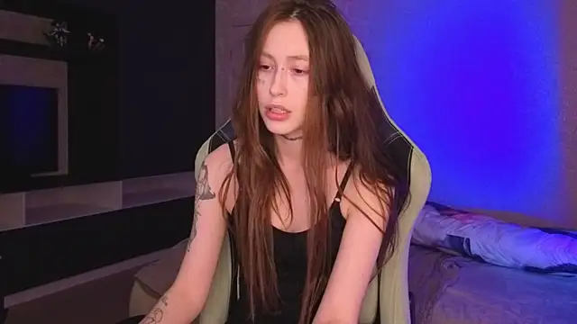 Snapshot of minadzukii chatting on February 2026 02:15:02 PM minadzukii online show from February 2026 02:15:02 PM