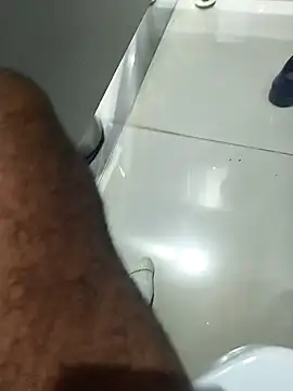 Snapshot of hotboy43339 chatting on September 2025 01:21:01 AM hotboy43339 online show from September 2025 01:21:01 AM