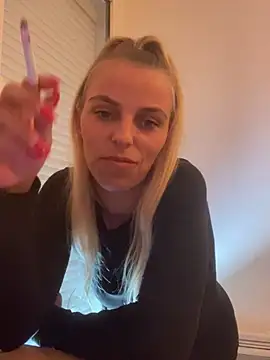 BrumeLove online show from May 2026 11:51:02 AM