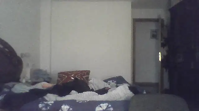 Snapshot of LillyCrossAvila chatting on December 2025 10:44:02 AM LillyCrossAvila online show from December 2025 10:44:02 AM