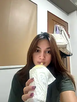 LanySylvia online show from November 2025 05:13:01 PM