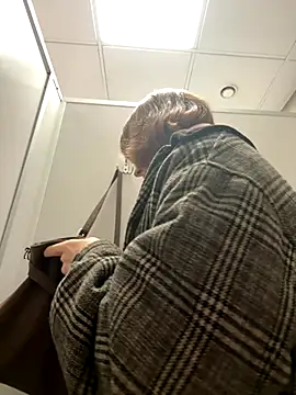 Only April online show from October 2025 09:04:01 AM