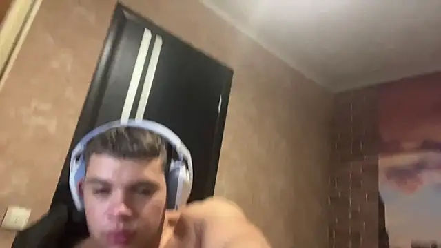 MusclePhantom online show from November 2025 10:09:02 PM