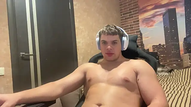 MusclePhantom online show from December 2025 09:52:02 PM