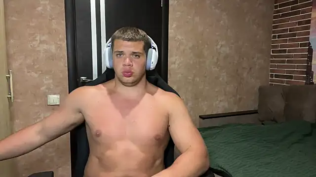 MusclePhantom online show from May 2026 09:09:02 PM