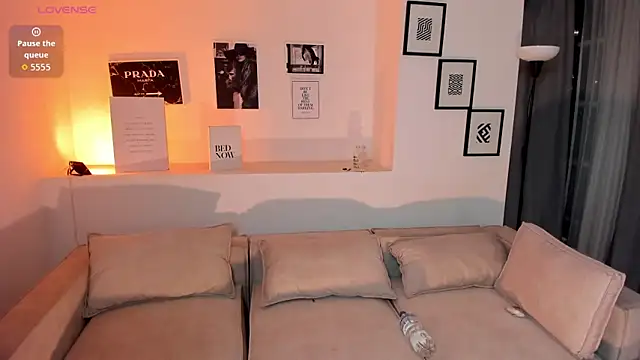 Laureen se online show from October 2025 03:48:01 AM