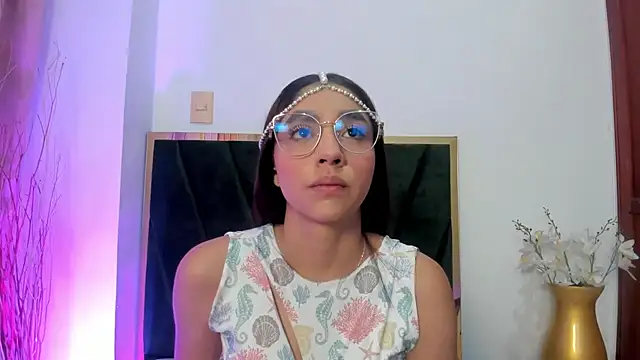 IvyJhons online show from October 2025 11:43:01 AM