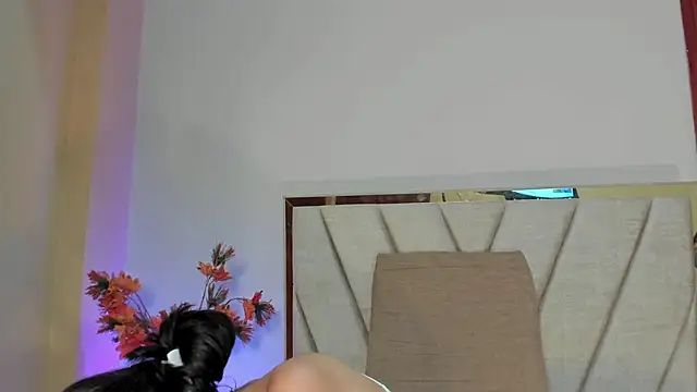 IvyJhons online show from November 2025 11:44:01 AM